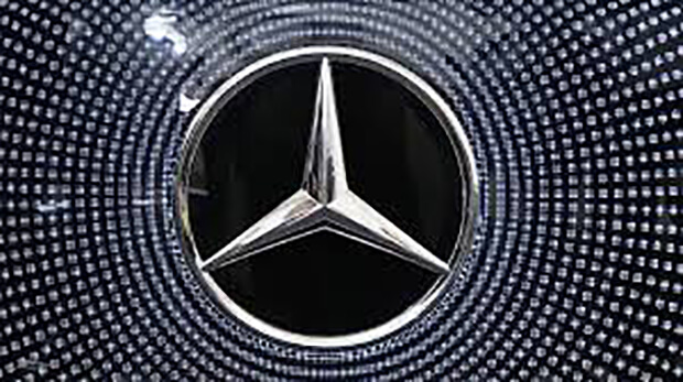 Mercedes-Benz invests $1bn to make electric cars in US