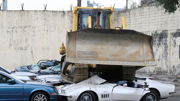 Demolition Duterte Derby! President of the Philippines, Rodrigo Duterte destroys luxury cars in his war on crime