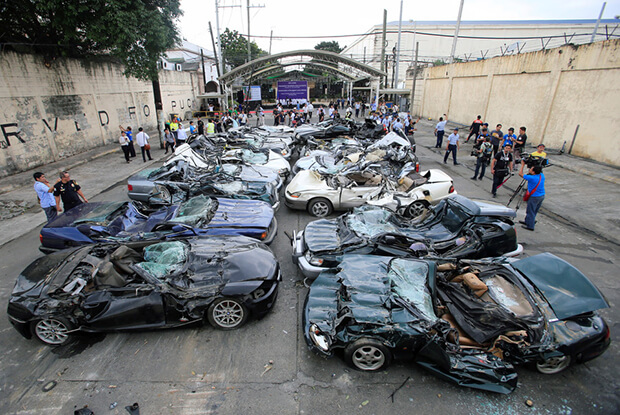 Demolition Duterte Derby! President of the Philippines, Rodrigo Duterte destroys luxury cars in his war on crime